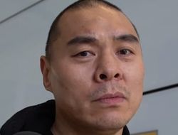 фото - Чжилеи прилетел в Англию и показал Джойсу кулак — видео