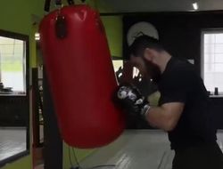 фото - Мешок за мешком: разнообразие Бетербиева — видео из зала