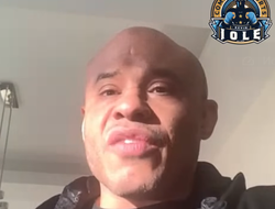 фото - Менеджер Махачева: «Уайт одновременно и прав, и ошибается»