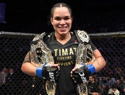 фото - UFC 239: Аманда Нуньеш быстро остановила Холли Холм и осталась чемпионкой