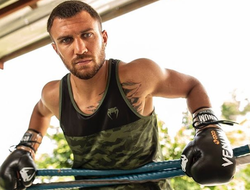 фото - Ломаченко рождён для ринга, Богачук на заслуженном отдыхе в Италии, Сиренко любуется красотами ЮАР — соцсети 