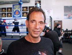 фото - «Не удивлюсь апсету». Лёффлер — о возвращении братьев Кличко и Головкина, бое Джошуа – Усик