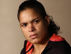 фото - Аманда Нуньеш: Мне не интересна Жустино, пока у неё нет титула