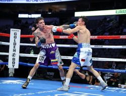 фото - Рене Альварадо не сумел вернуть чемпионский титул, брат бил гейткипера: видео