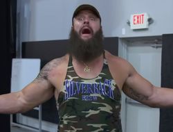 фото - На Фьюри исподтишка напал здоровенный Шершень и сбил его с ног — видео