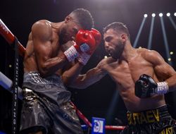 фото - Обновлено: Бутаев отобрал титул у Джеймса: видео 