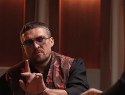 фото - Почему Дюбуа толкнул Усика? Версия Александра