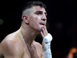 фото - Марко Хук нокаутировал оппонента, но при этом не победил