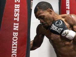 фото - «Я бы хотел, чтобы ты умер». Эррол Спенс рассказал о страшных пожеланиях после ДТП