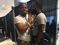 фото - Вести из соцсетей: Ломаченко топит за Ковалёва, Фергюсон рвёт мешок, Нурмагомедов «потерялся» в Нью-Йорке 