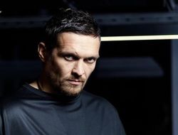 фото - «Бокс – детский сад по сравнению с войной». Усик продаёт 2000 NFT — видео