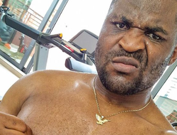 фото - Нганну принял все условия Фьюри: клетка, Майк Тайсон и перчатки ММА