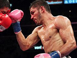 фото - (Результаты + Видео) «Золотой мальчуган» Линарес победил ветерана Веласкеса