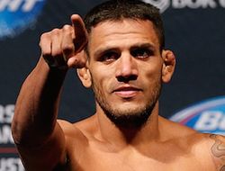 фото - UFC: Дос Аньос уничтожил Серроне в реванше