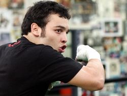 фото - Чавес троллит Канело: Ничем особенным за карьеру он не отличился