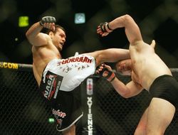 фото - Реванш Филиповича и Гонзаги возглавит апрельское шоу UFC в Польше