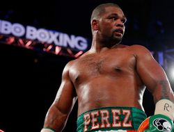 фото - Майк Перес раздаёт интервью, уверен, что отберёт титул у Майриса Бриедиса