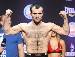 фото - Бибулатов побил де Альмейду, Хасбулаев задушил Фроеса: результаты АСА 120