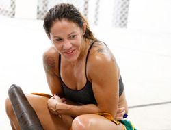 фото - UFC: «Киборг» Жустино хочет драться с Роузи, Холм и Тейт