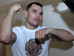 фото - (Результаты) В бою Дмитрия Чудинова и Патрика Менди победила дружба