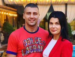 фото - Усик учит молодое поколение, Гвоздик с супругой, Ванзант в купальнике — соцсети