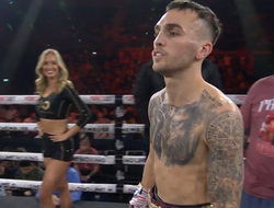 фото - Обновлено! Обязательный претендент Наои Иноуэ побил «Человека-скалу»