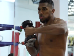 фото - Джошуа назвал победителя боя Усик–Фьюри