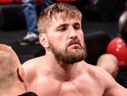 фото - Бой Виталия Минакова и Хави Айялы сорван во второй раз: россиянину не дали визу