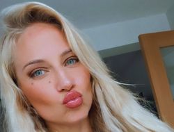 фото - Сексапильная Бриджес прогулялась в лесу со звездой фильмов для взрослых: фото и видео