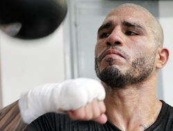 фото - Фредди Роуч: «Нынешний Котто нокаутирует Мэйуэзера»