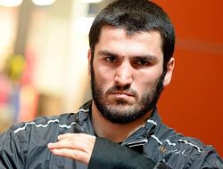 фото - Бетербиев не будет драться с Баррерой: Салливан не подписал контракт на бой