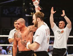 фото - Денис Гольцов жёстко нокаутировал Джеймса Максуини