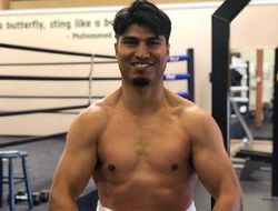 фото - Джошуа кормит тигров, в Миллере пропадает забивала, Майки Гарсиа наращивает массу — соцсети