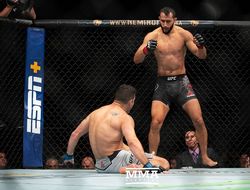 фото - Доминик Рейес нокаутировал Уайдмана, Яир Родригес управился со Стивенсом на UFC on ESPN 6 в Бостоне — видео