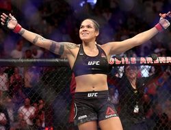 фото - UFC 245. Аманда Нуньеш отстояла титул, но не смогла удосрочить Де Рандамье