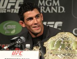 фото - Возвращение «Доминатора»: Крус отобрал титул UFC у Диллэшоу