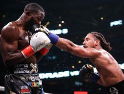 фото - Покоритель двух дивизионов Эндрэд дебютировал в суперсреднем весе