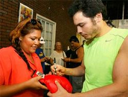 фото - Чавес-младший: в мае – возвращение, в сентябре – реванш с Мартинесом