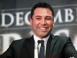 фото - Де Ла Хойя: «Мэйуэзеру нужен бой с Ханом»