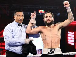 фото - Варгас побил Шоу, проспекты Ортис и Адорно свели бой вничью: видео и фото