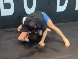 фото - Впечатляет! Чимаев боролся с олимпийским чемпионом: видео