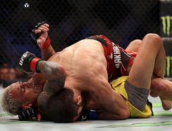 фото - UFC 280: Оливейра – Махачев. Видео лучших моментов турнира