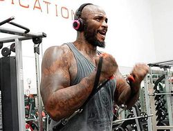 фото - Такое впечатление, что у Усика чёрный пояс по боксу — спарринг-партнёр из США