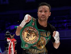 фото - «Японский Тайсон» Хига падал, едва не влетел гейткиперу