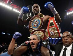 фото - Украинец Иванов взял титул WBC, а француз Соро стал третьим чемпионом в WBA