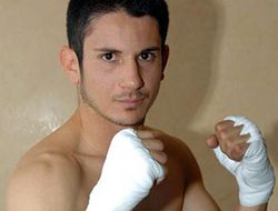 фото - (Результаты) Маурисио Эррера в драке победил Ким Джи Хуна