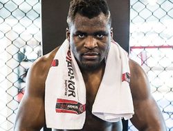 фото - Фрэнсис Нганну теряет вес и становится меньше перед боем с Ганом: фото