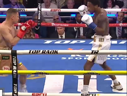 фото - Дэвис отобрал титул у Беринчика