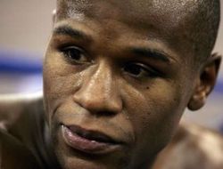 фото - Флойд Мэйуэзер: «Альварес сильнее Майданы»