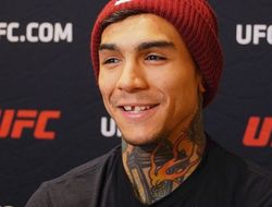 фото - Андре Фили согласен драться с Магомедшариповым на UFC 227 — инсайдер